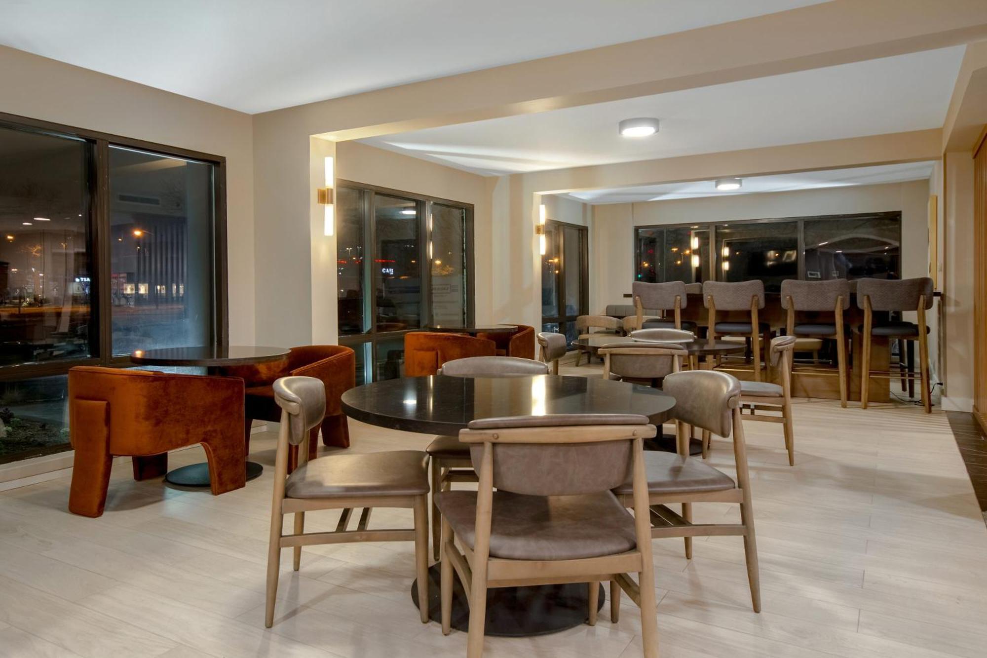 Best Western Plus Meadowlands 锡考克斯 外观 照片