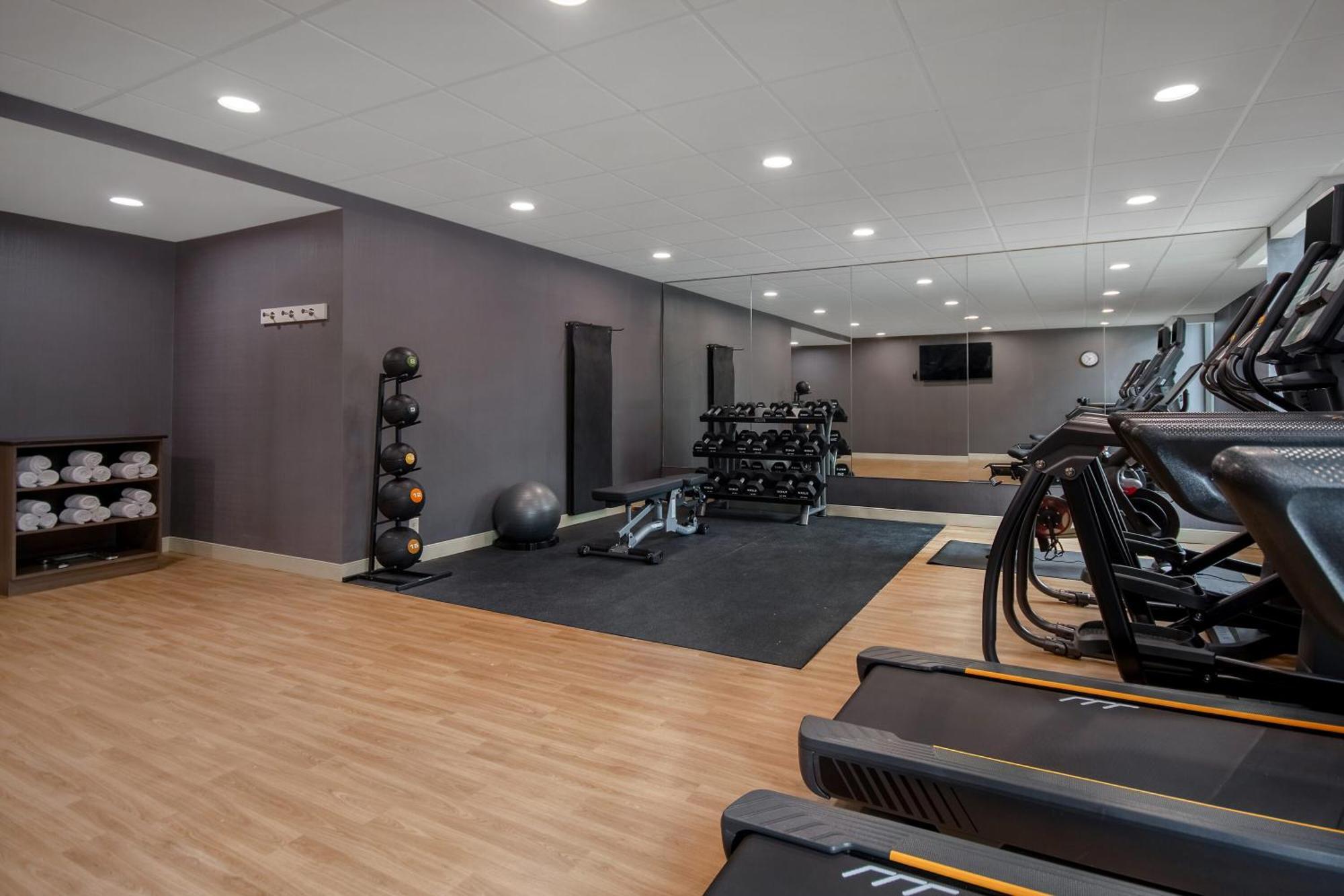 Best Western Plus Meadowlands 锡考克斯 外观 照片