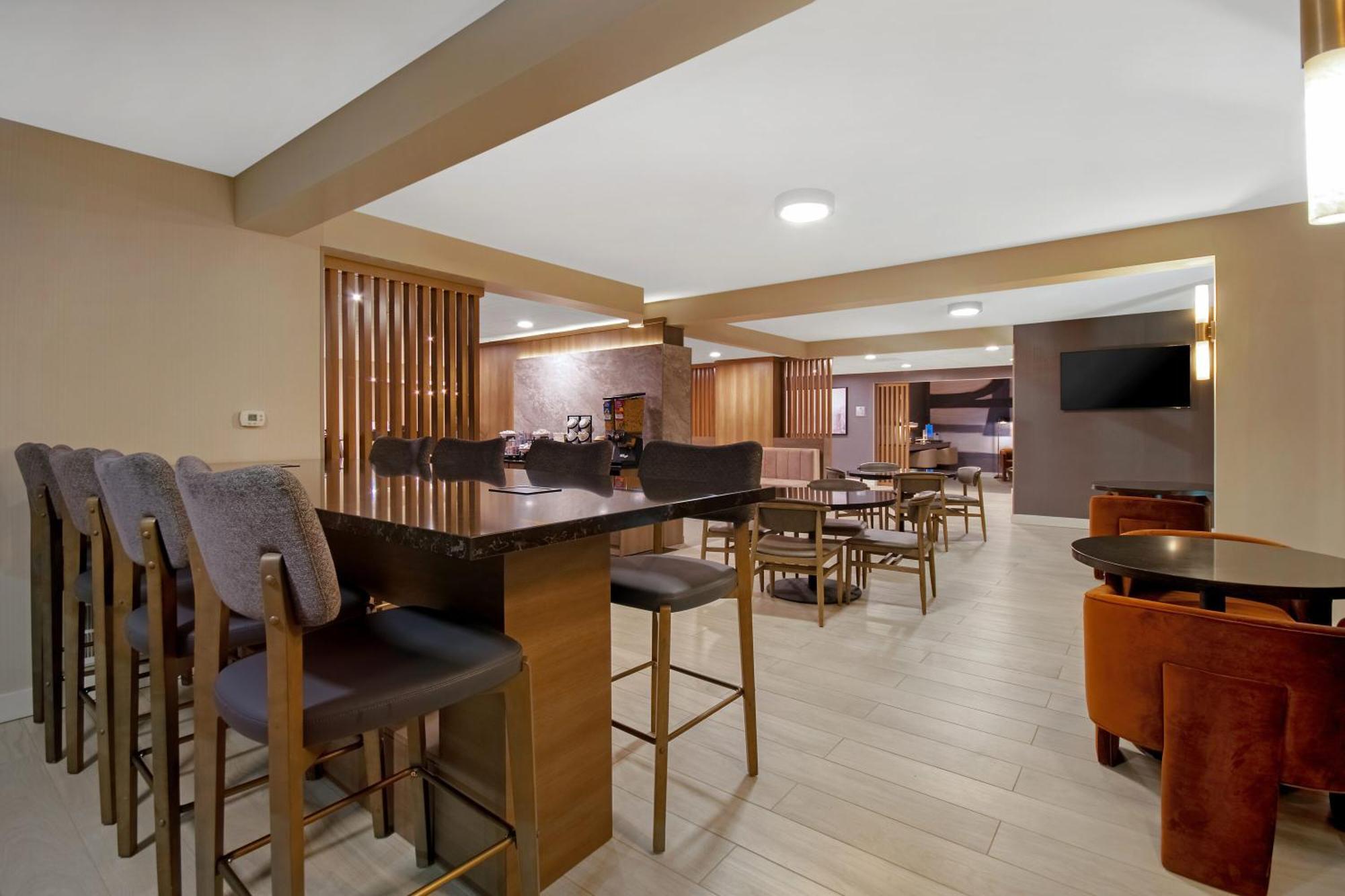 Best Western Plus Meadowlands 锡考克斯 外观 照片