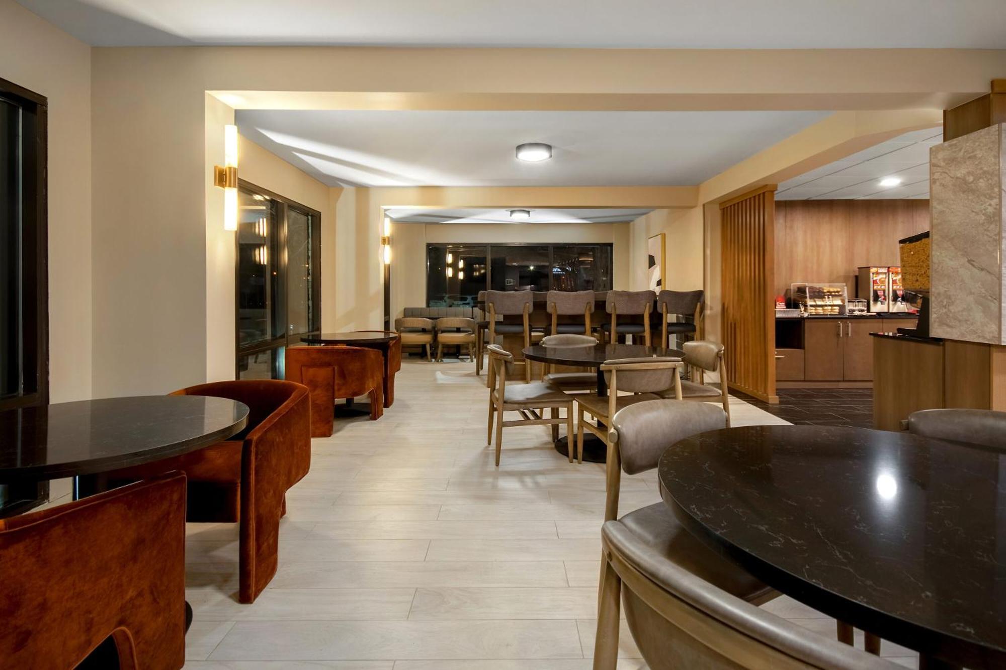 Best Western Plus Meadowlands 锡考克斯 外观 照片